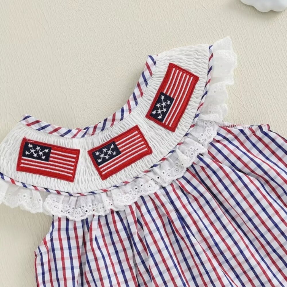 4th of July Patriotic Girls Smocked Flag Tunic Bloomers Outfit Set - Picture 2 of 7